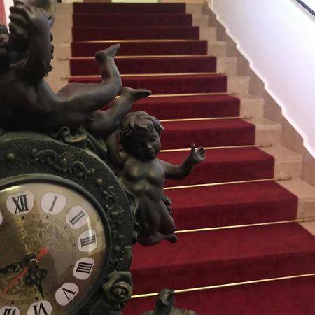 Grand Hotel Palace مارسالا المظهر الخارجي الصورة The staircase