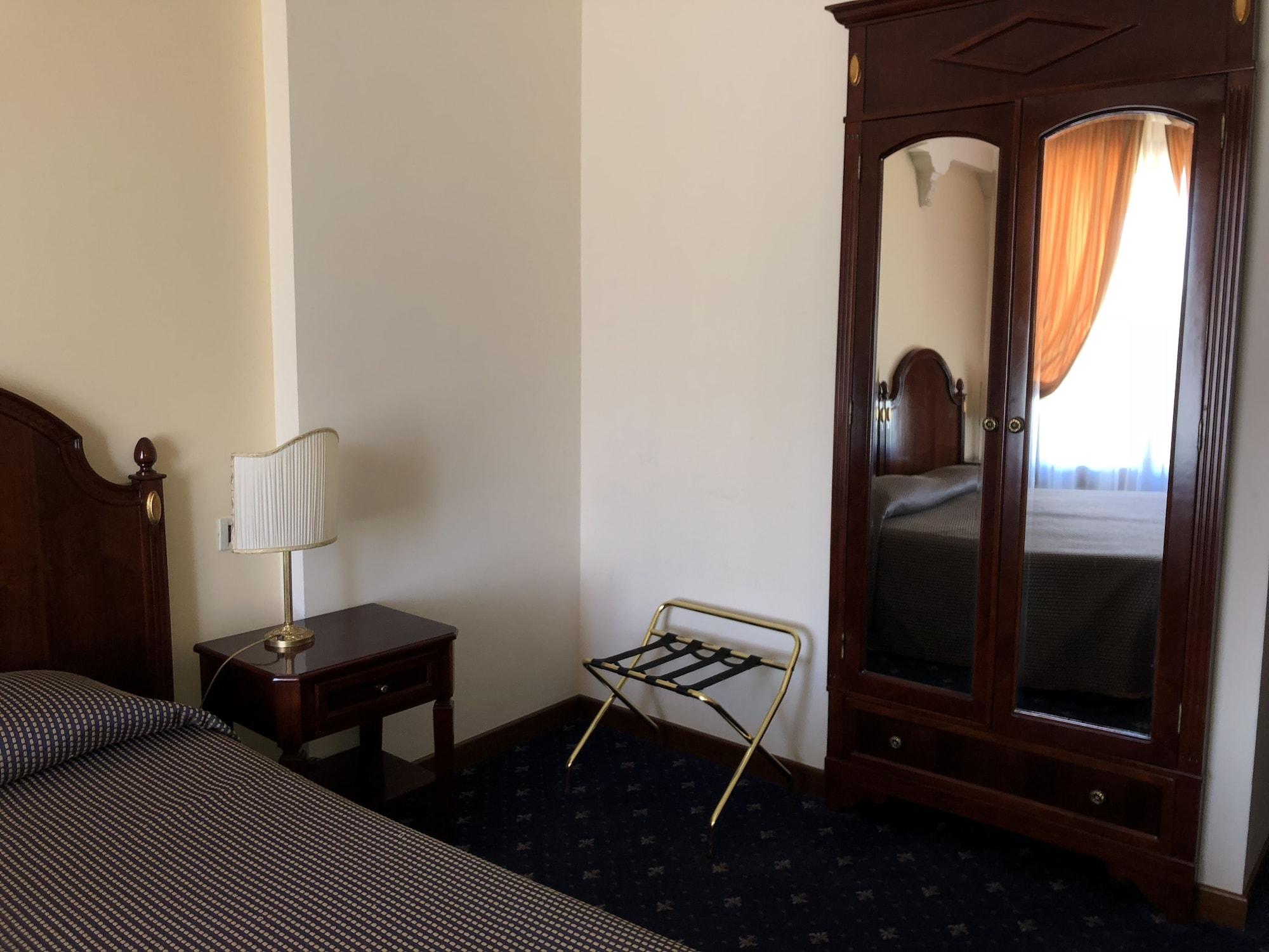 Grand Hotel Palace مارسالا المظهر الخارجي الصورة A room at the hotel