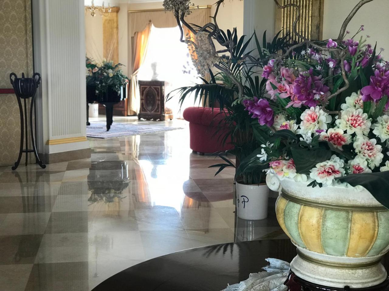 Grand Hotel Palace مارسالا المظهر الخارجي الصورة The interior of the residence