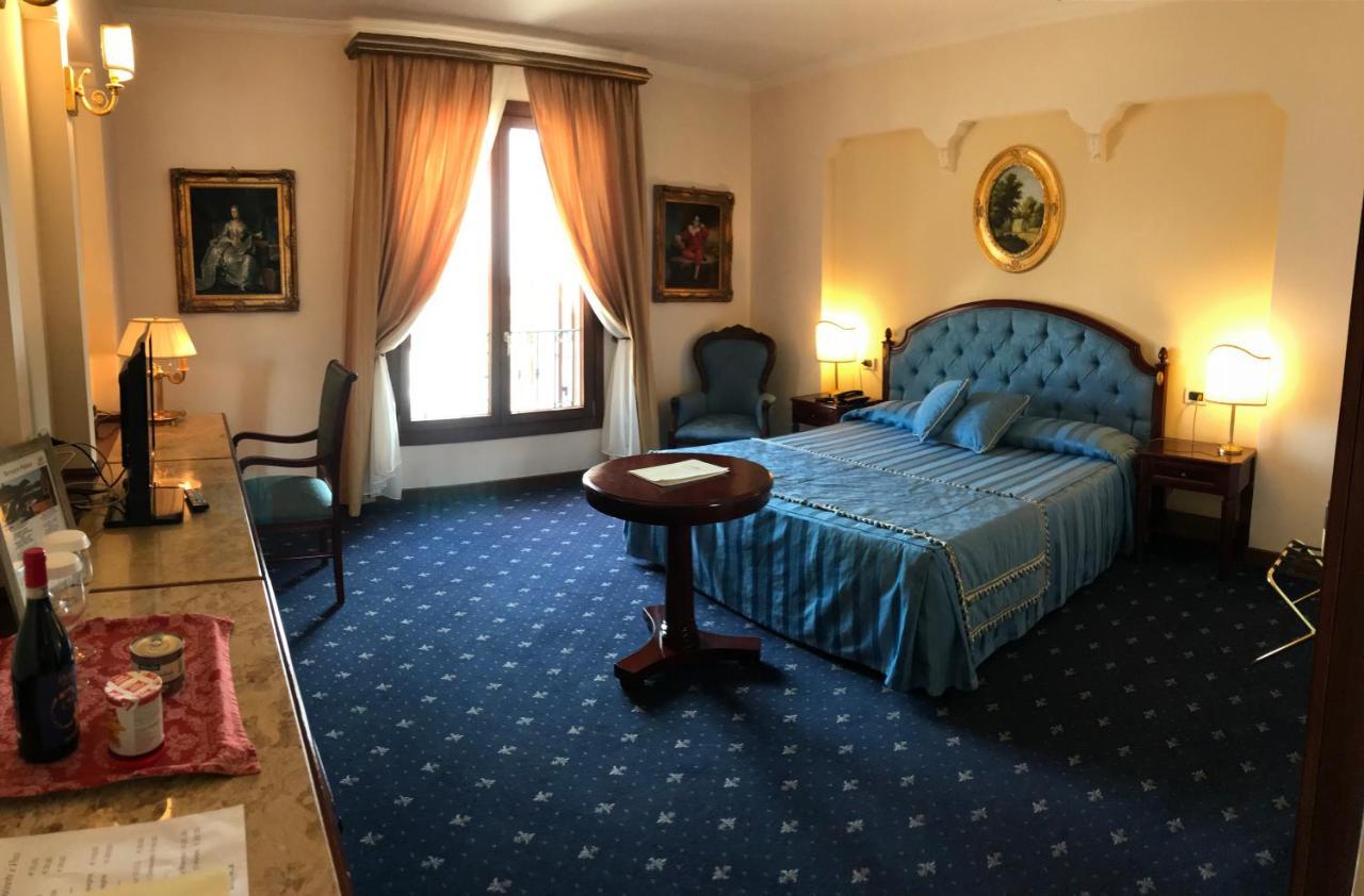 Grand Hotel Palace مارسالا المظهر الخارجي الصورة A room at the hotel
